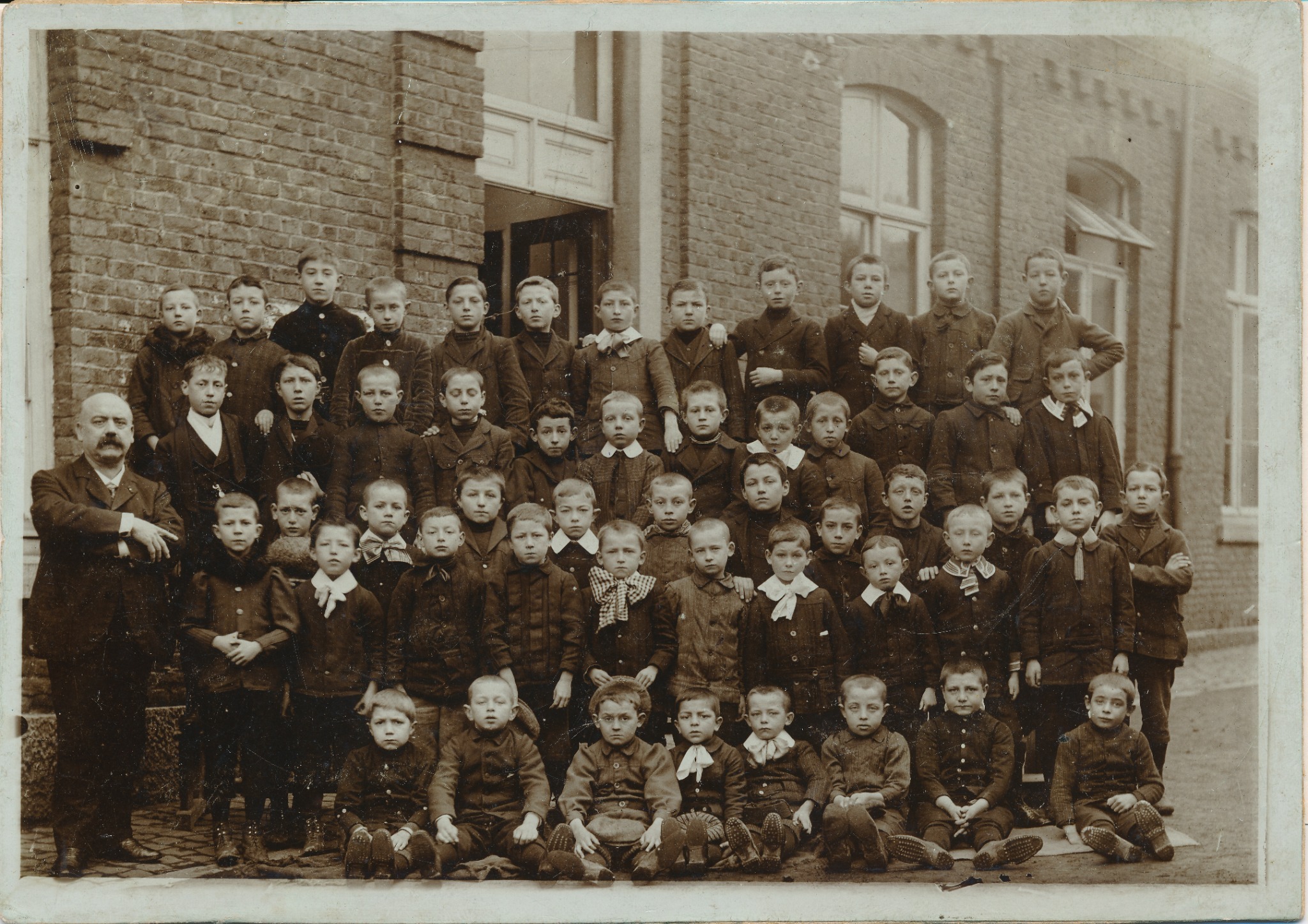 École communale de Comblain-au-Pont centre · Classe de Monsieur Joseph Lejeune · 1912.